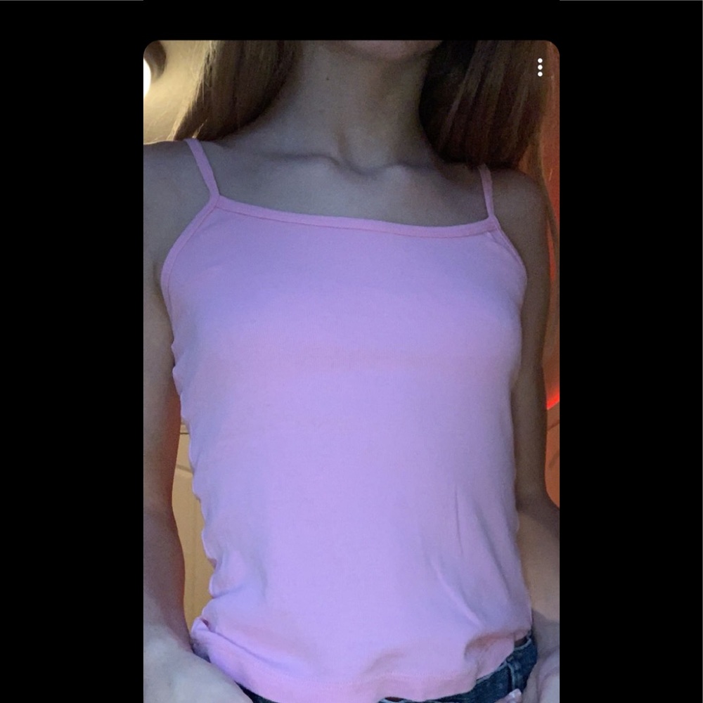 pink tank top
